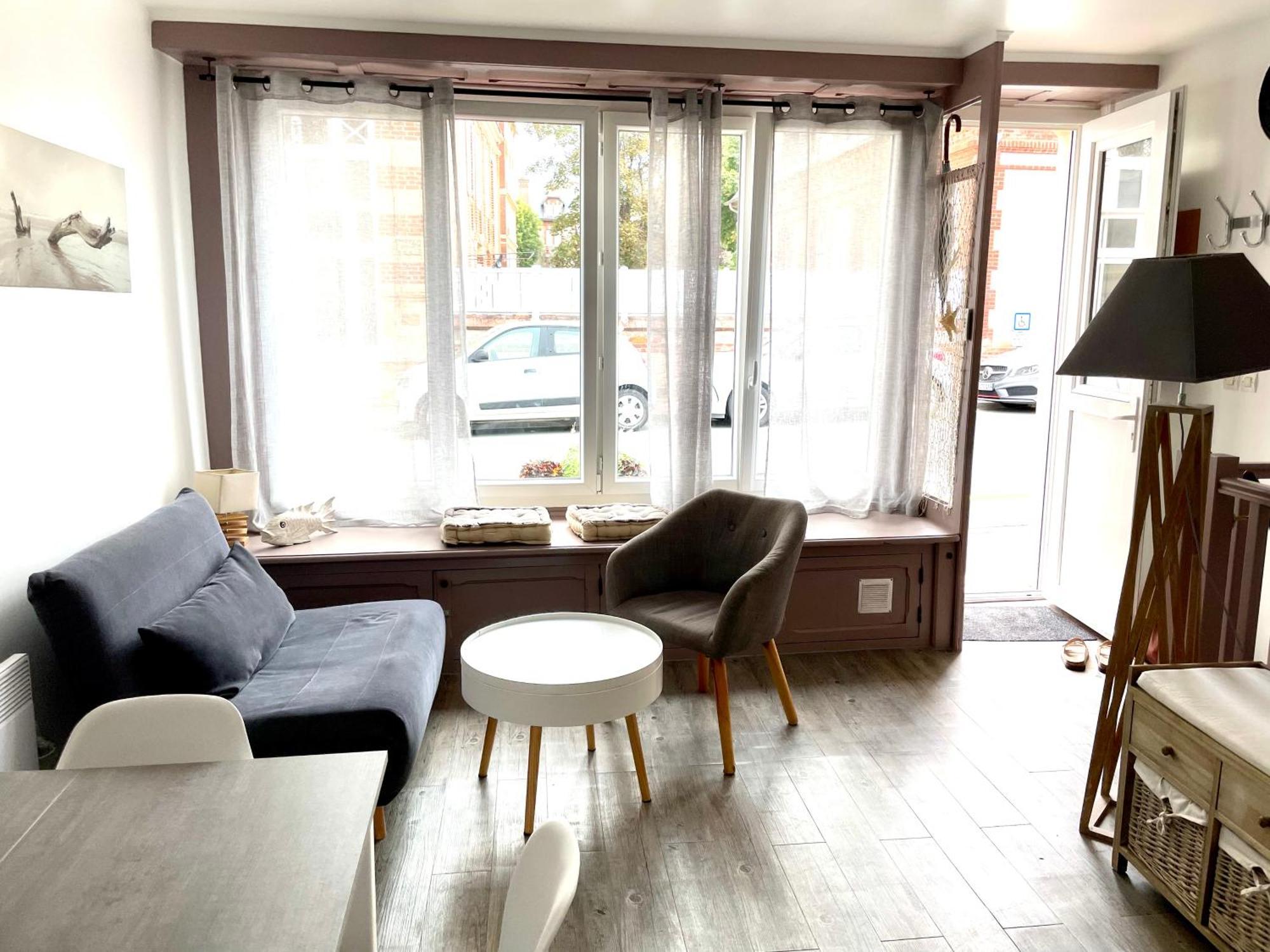 Souplex 50M De La Plage Et Des Commerces Houlgate Luaran gambar
